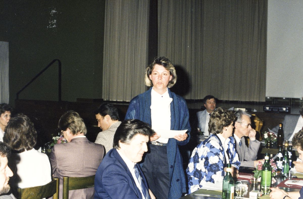 K 1988 04 30 GV REvisoring Brigitte Ogg